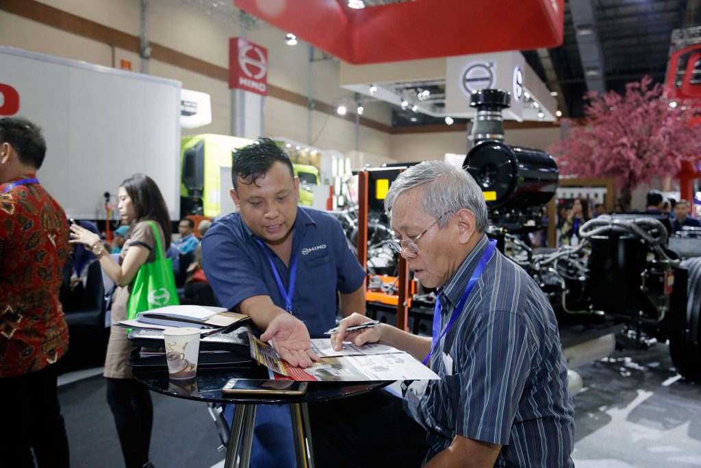 Bedanya Layanan Purna Jual Truk dan Mobil Pribadi