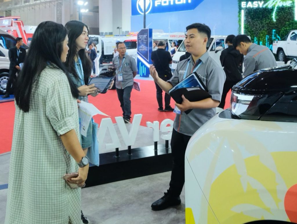 GAIKINDO Indonesia International Commercial Vehicle Expo (GIICOMVEC) kembali sukses digelar untuk kali keempat pada 8-11 April 2026 lalu di lokasi terbarunya, Jakarta International Expo (JIExpo), Kemayoran. Sebagai pameran business-to-business (B2B), GIICOMVEC 2026 sukses menjadi platform bagi para merek kendaraan komersial untuk menampilkan beragam teknologi terkini guna memenuhi kebutuhan bisnis dari berbagai sektor industri.